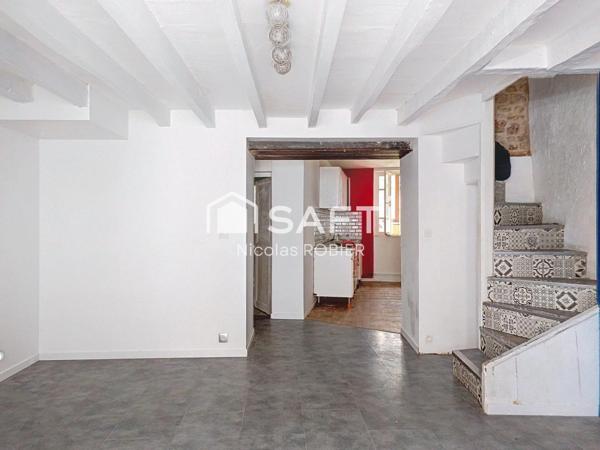 Maison de ville en pierre cinq chambres et jardin proche gare TGV et commerces !!