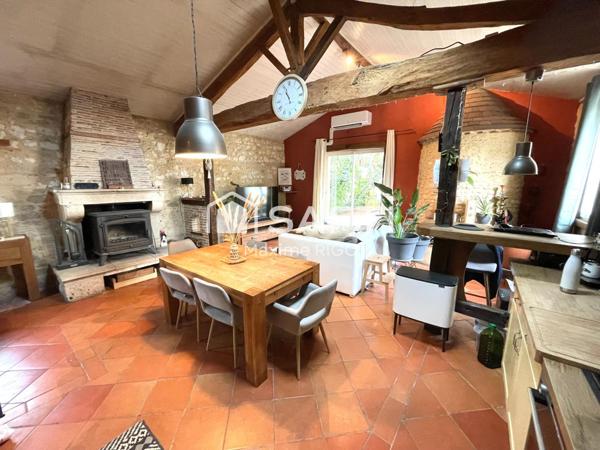 Longère en pierre 87m² avec grange 236m² à rénover