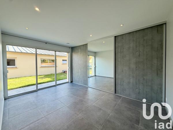 Maison 3 pièces de 101 m² à SAINT-MARTIN-DE-BREHAL (50290)