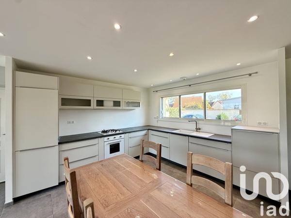 Maison 3 pièces de 101 m² à SAINT-MARTIN-DE-BREHAL (50290)