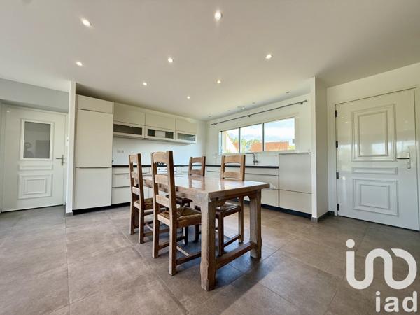 Maison 3 pièces de 101 m² à SAINT-MARTIN-DE-BREHAL (50290)