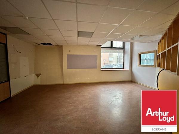 BUREAUX à VENDRE de 391 m²