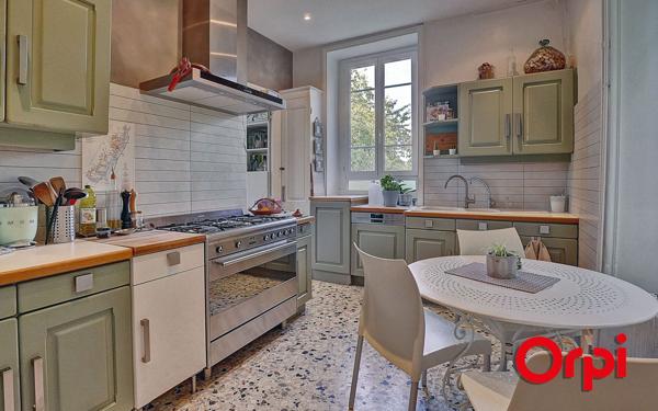 Maison à vendre    5 pièces • 160 m2 Maubec