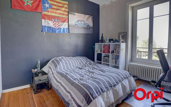 Maison à vendre    5 pièces • 160 m2 Maubec