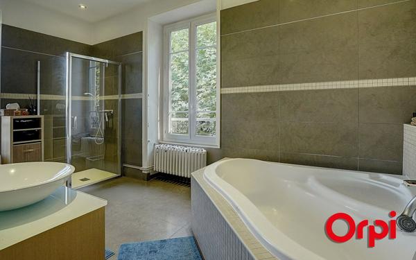 Maison à vendre    5 pièces • 160 m2 Maubec