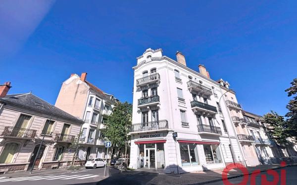 Immeuble à vendre    14 pièces • 260 m2 Vichy