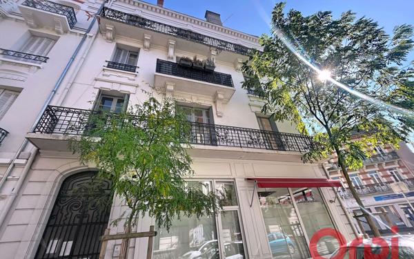 Immeuble à vendre    14 pièces • 260 m2 Vichy