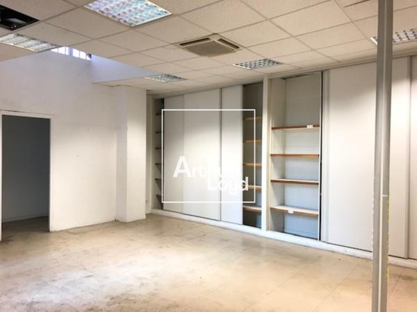 Bureaux à louer à Nîmes centre emplacement proche Arènes et accès multiples