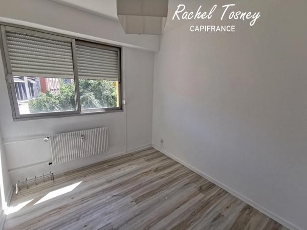 Belfort hyper-centre – Appartement T2 avec terrasse et balcon, un cocon rare au calme avec parking !