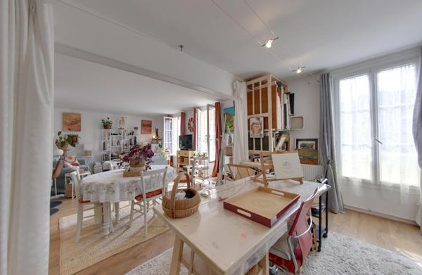 AUXERRE - APPARTEMENT LUMINEUX PROCHE BIBLIOTHÈQUE - 84 m²