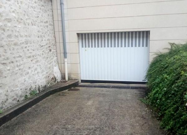 Stationnement à louer    Magny-en-Vexin