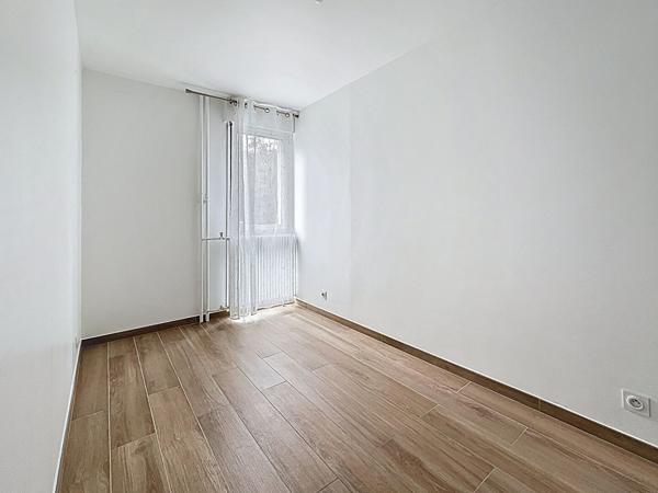 Valence Victor Hugo Sud Appartement 5 pieces 93.97 m2 utiles dernier etage 2 balcons et cave