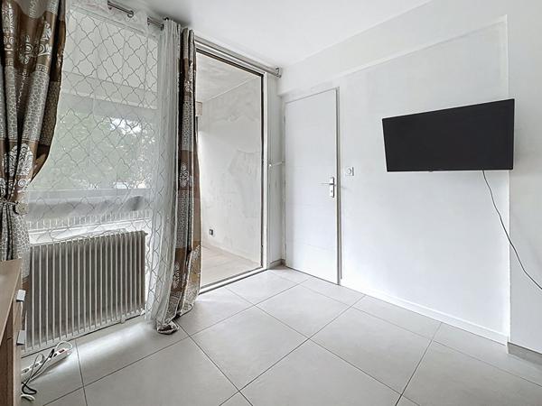 Valence Victor Hugo Sud Appartement 5 pieces 93.97 m2 utiles dernier etage 2 balcons et cave
