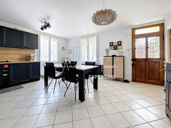 Millau (12100) Rez-de-villa rénové avec jardin et place de parking