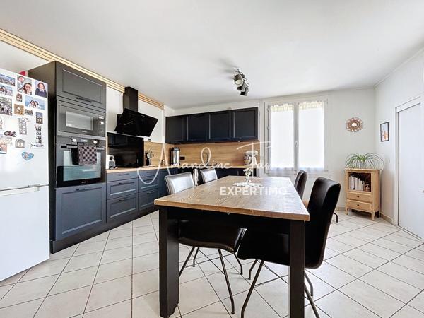 Millau (12100) Rez-de-villa rénové avec jardin et place de parking