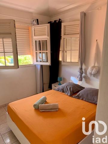 Maison traditionnelle 8 pièces de 170 m² à Sainte-Anne (97227)