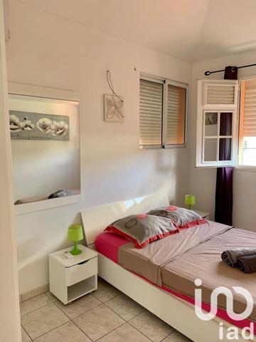 Maison traditionnelle 8 pièces de 170 m² à Sainte-Anne (97227)