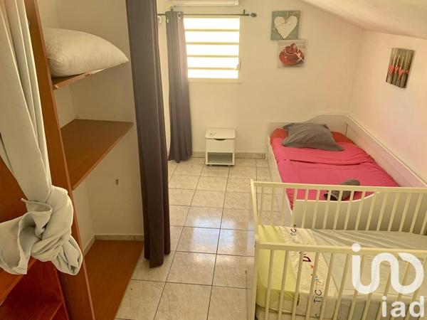 Maison traditionnelle 8 pièces de 170 m² à Sainte-Anne (97227)