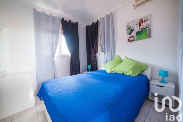 Maison traditionnelle 8 pièces de 170 m² à Sainte-Anne (97227)