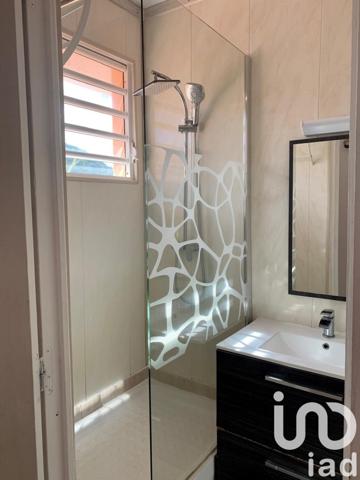 Maison traditionnelle 8 pièces de 170 m² à Sainte-Anne (97227)