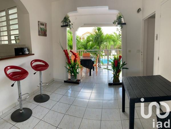 Maison traditionnelle 8 pièces de 170 m² à Sainte-Anne (97227)