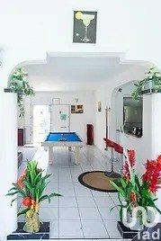 Maison traditionnelle 8 pièces de 170 m² à Sainte-Anne (97227)