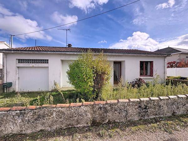 Maison à Vendre à Challans - Idéale pour un Projet de Rénovation !