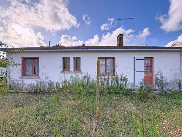 Maison à Vendre à Challans - Idéale pour un Projet de Rénovation !