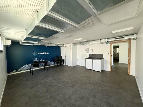 A LOUER - BUREAUX - PORT DU CANAL
