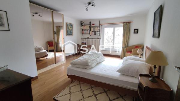 Maison 8 pièces à double entrée avec belles prestations