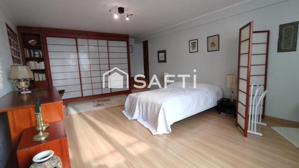 Maison 8 pièces à double entrée avec belles prestations