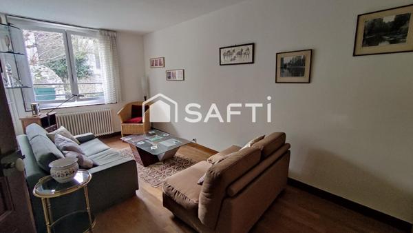 Maison 8 pièces à double entrée avec belles prestations