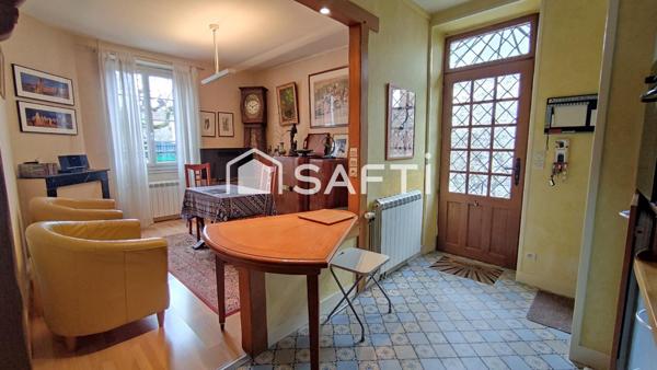 Maison 8 pièces à double entrée avec belles prestations