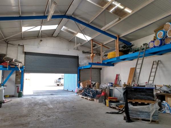 Locaux d'activités et bureaux loués à vendre SAINT JEOIRE PRIEURE (73)