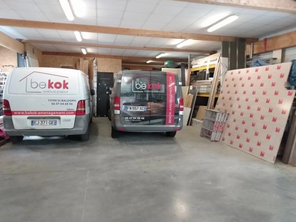 Locaux d'activités et bureaux loués à vendre SAINT JEOIRE PRIEURE (73)