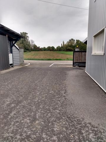 Locaux d'activités et bureaux loués à vendre SAINT JEOIRE PRIEURE (73)