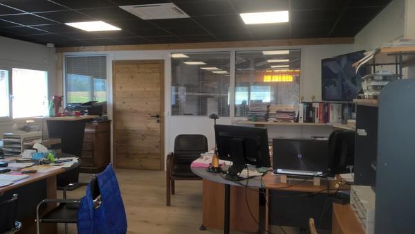 Locaux d'activités et bureaux loués à vendre SAINT JEOIRE PRIEURE (73)
