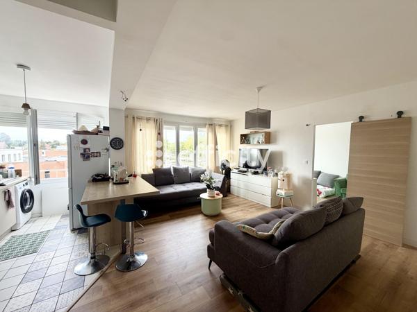 Appartement
         2 pièces
        - 50 m² 193 000 € *