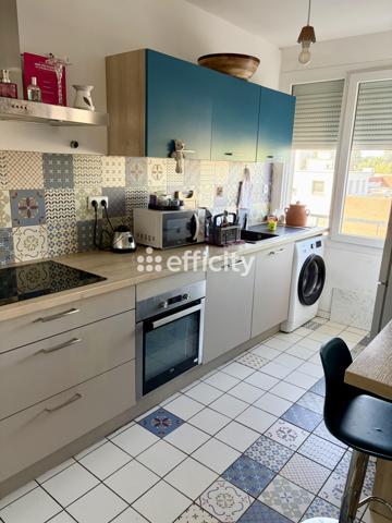 Appartement
         2 pièces
        - 50 m² 193 000 € *
