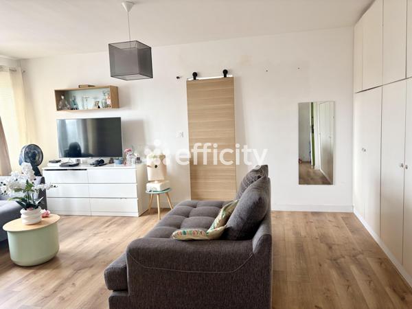 Appartement
         2 pièces
        - 50 m² 193 000 € *