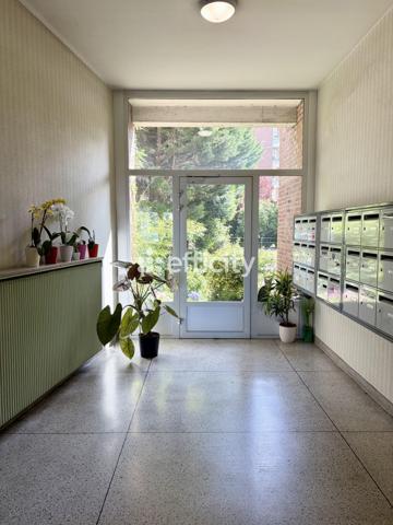 Appartement
         2 pièces
        - 50 m² 193 000 € *