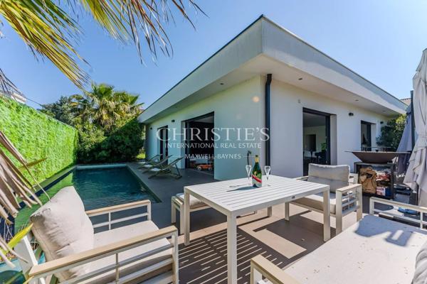 BORDEAUX – ST AUGUSTIN – Maison contemporaine de plain-pied 240m2 – 4 chambres – Jardin – Piscine – Parking