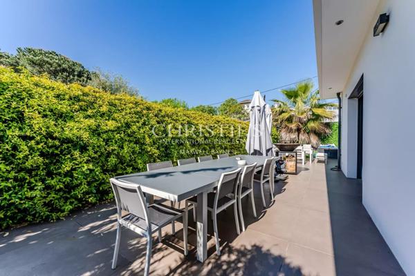 BORDEAUX – ST AUGUSTIN – Maison contemporaine de plain-pied 240m2 – 4 chambres – Jardin – Piscine – Parking