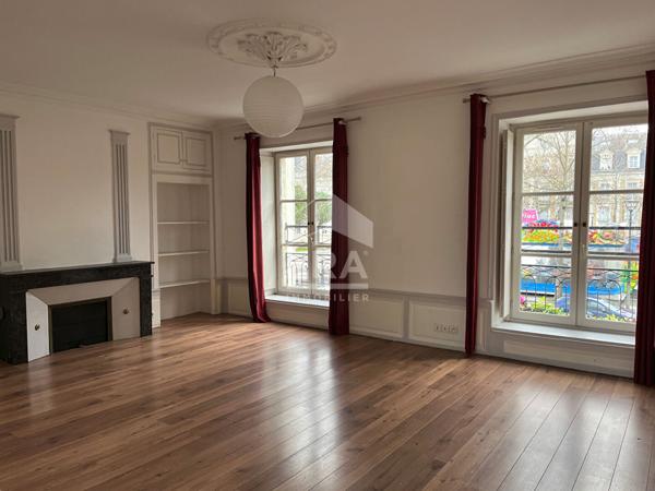 BEL APPARTEMENT DONNANT SUR LE BLOSSAC