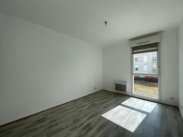 Appartement
         3 pièces
        - 67 m² 179 760 € *
