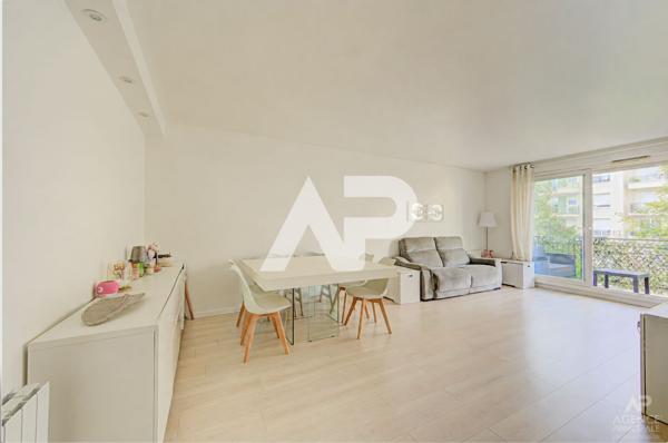 Appartement Rueil Malmaison 3 pièce(s) 72.9 m2 579 000 € **  - Référence  18458