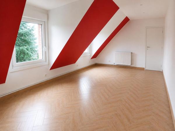 VILLA FAMILIALE INDIVIDUELLE DE PRESTIGE EN SEMI PLAIN-PIED DE 262 M² SUR UNE PARCELLE DE PLUS DE 2 000 M²