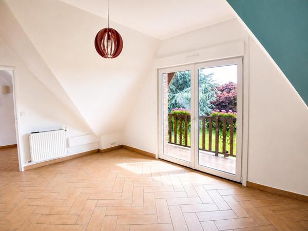 VILLA FAMILIALE INDIVIDUELLE DE PRESTIGE EN SEMI PLAIN-PIED DE 262 M² SUR UNE PARCELLE DE PLUS DE 2 000 M²