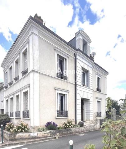Maison à CANNES-ECLUSE, 77130 - 8 pièces 226m²