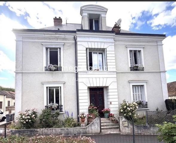 Maison à CANNES-ECLUSE, 77130 - 8 pièces 226m²